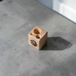 Etouffoir pour bâtons de moxa et encens montré vide